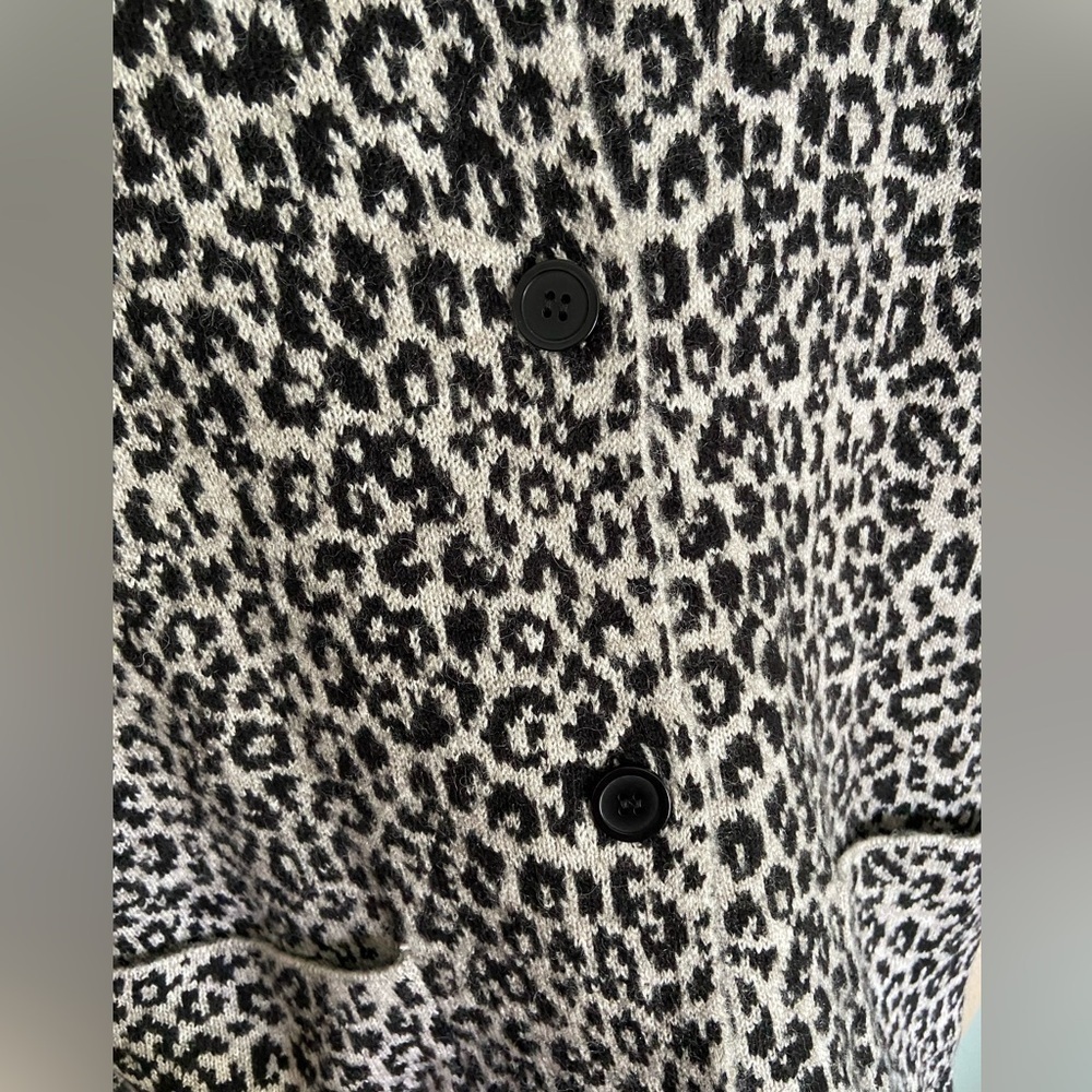 Christian Siriano Animal Print Cardigan Mob Wife SOFT Sweater Jacket Oversized L - Picture 3 of 10